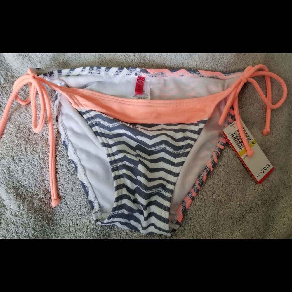 NWT Gossip string bikini bottoms
